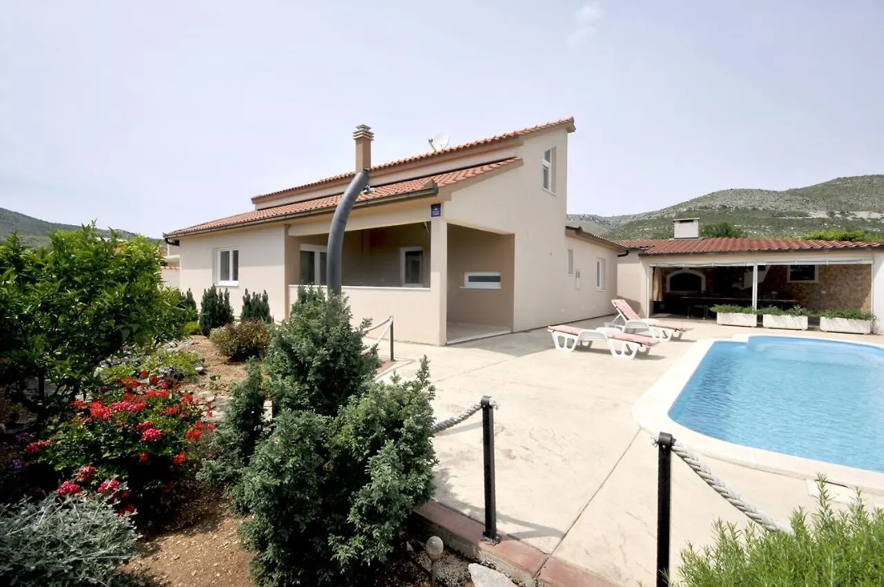 Luxury Villa With A Swimming Pool Plano, Trogir - 18490 contacts